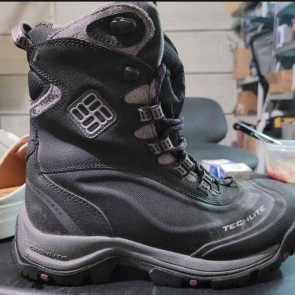 Columbia Techlite Omni Heat Waterproof Bugaboot Womans Snow Boots SIZE 6